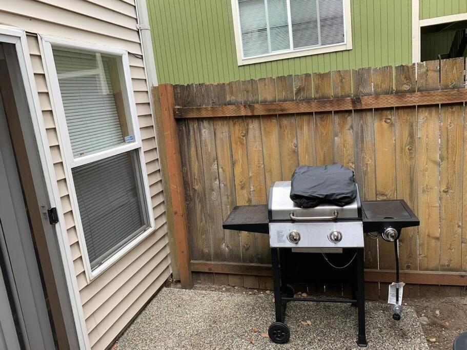 Cozy 2 Bedroom Townhouse In Northgate Seattle Exteriör bild